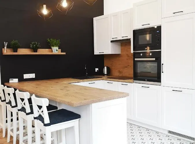 Victoria Apartment *